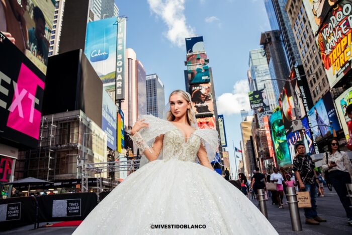 Vestidos de novia corte princesa Times Square, New York City - Image 2