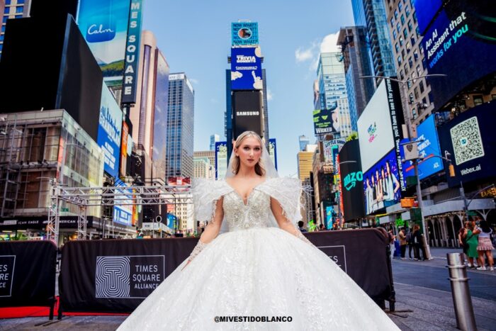 Vestidos de novia corte princesa Times Square, New York City - Image 3