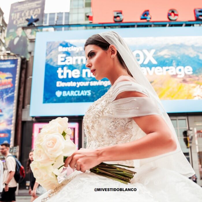 Vestidos de novia corte princesa 7 Times Square, New York City - Image 2