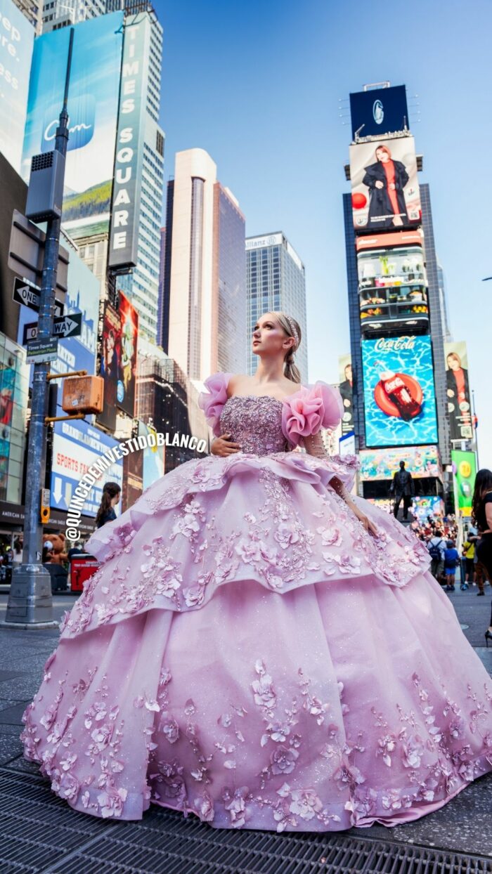 Vestidos de XV años rosa palo 6 Times Square, New York City - Image 5