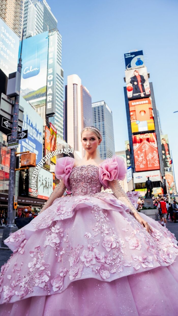 Vestidos de XV años rosa palo 6 Times Square, New York City - Image 7