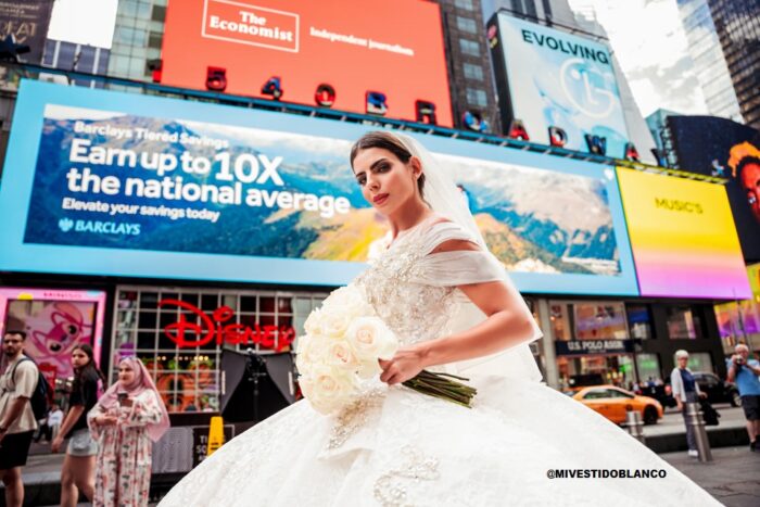 Vestidos de novia corte princesa 7 Times Square, New York City - Image 8