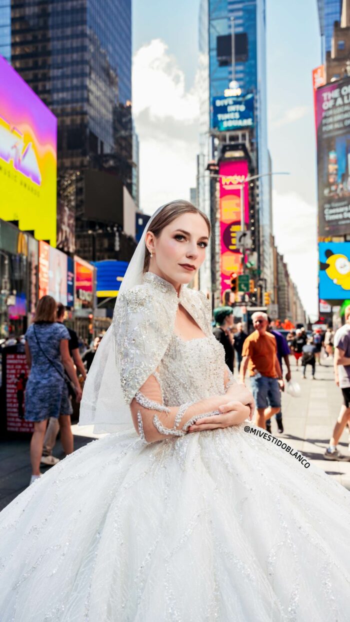 Vestidos de novia corte princesa 4 Times Square, New York City - Image 13